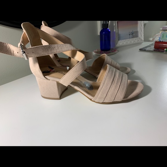 blush pink high heels - Picture 2 of 3